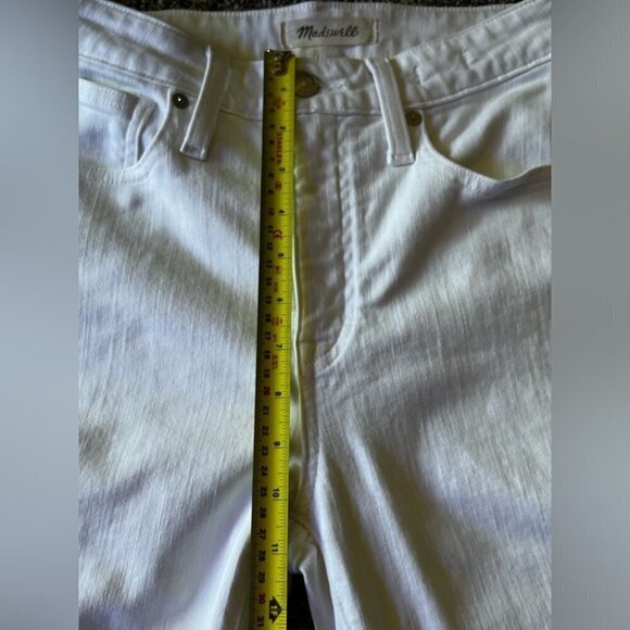 Madewell Curvy High Rise Skinny Jeans in Pure White - Picture 13 of 16
